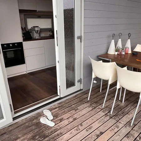 בית נופש Tiny Majvie